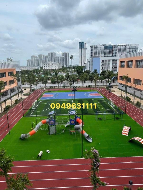 Cỏ Nhân Tạo Trải Nền - Giải Pháp Trang Trí Không Gian Hiện Đại, Bền Đẹp Và Tiết Kiệm